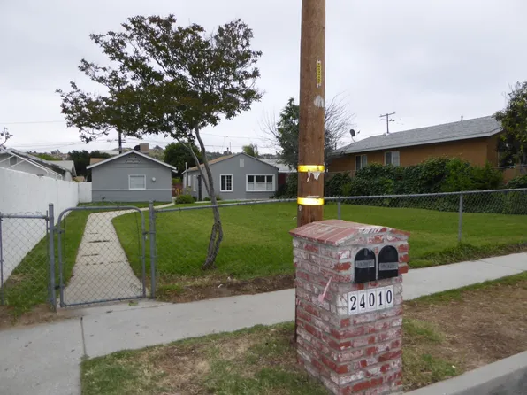 24012 Arch St, Newhall, CA 91321