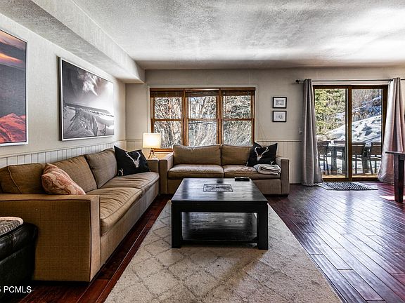 4th image of 658 Rossie Hill Dr #2