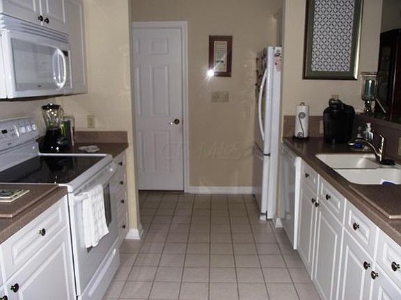 5th image of 17 Timmons Woods Dr