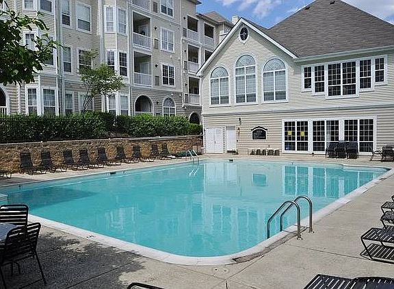 4th image of 4551 Strutfield Ln APT 4221