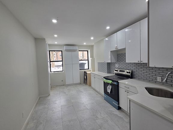 5th image of 14126 70th Ave #1