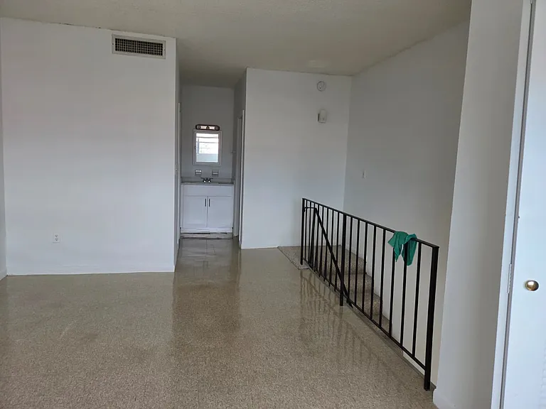 1250 Westland Apartments — Photo 34