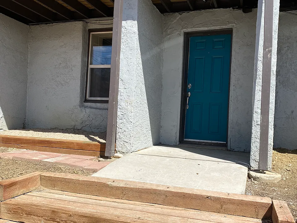 826 W Kiowa St