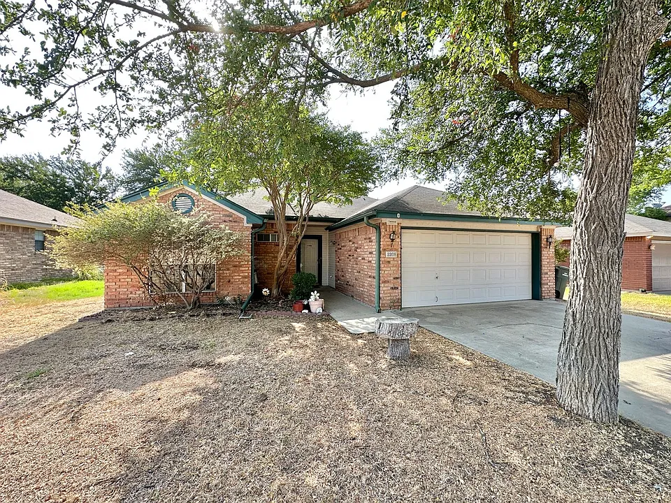 2208 Jay Dr