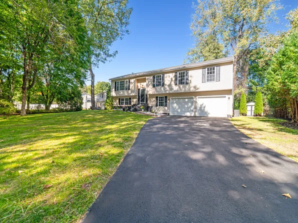 11 Parents Way, Bloomfield, CT 06002