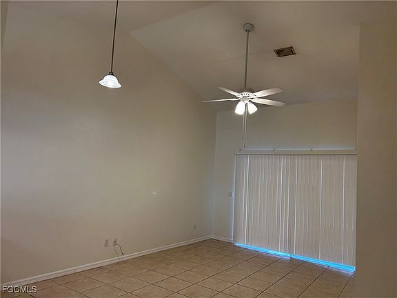 5th image of 4121/4123 SW 7th Pl