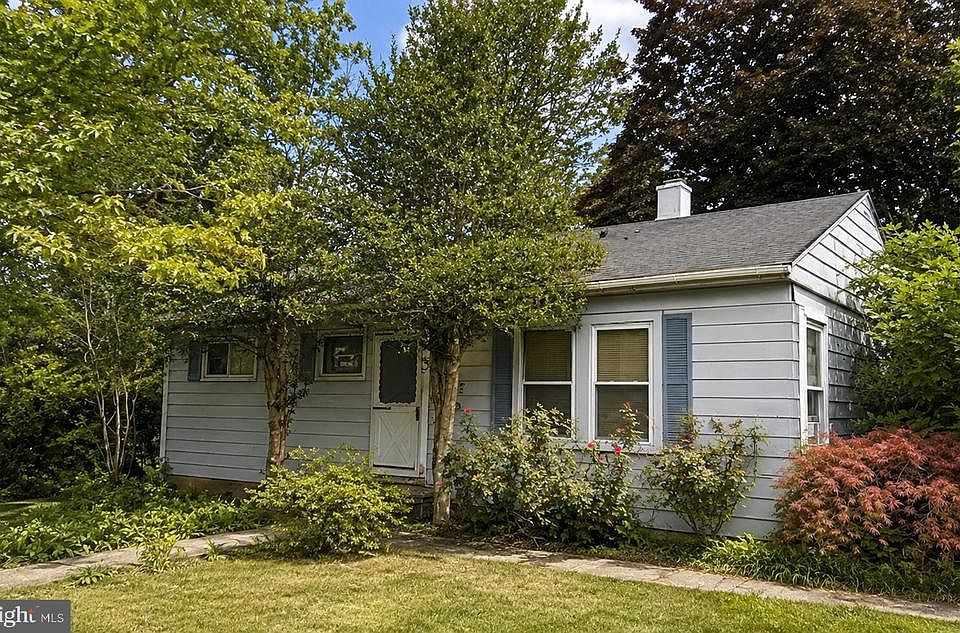1st image of 105 WOOD LANE