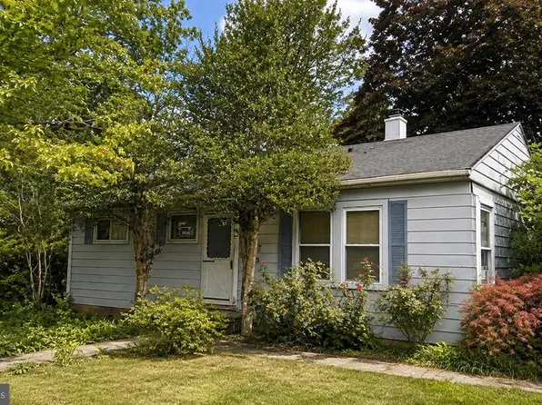 105 WOOD LANE, READING, PA 19606