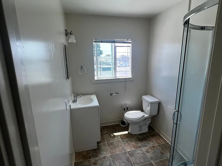 2413 Mission St #B — Photo 9