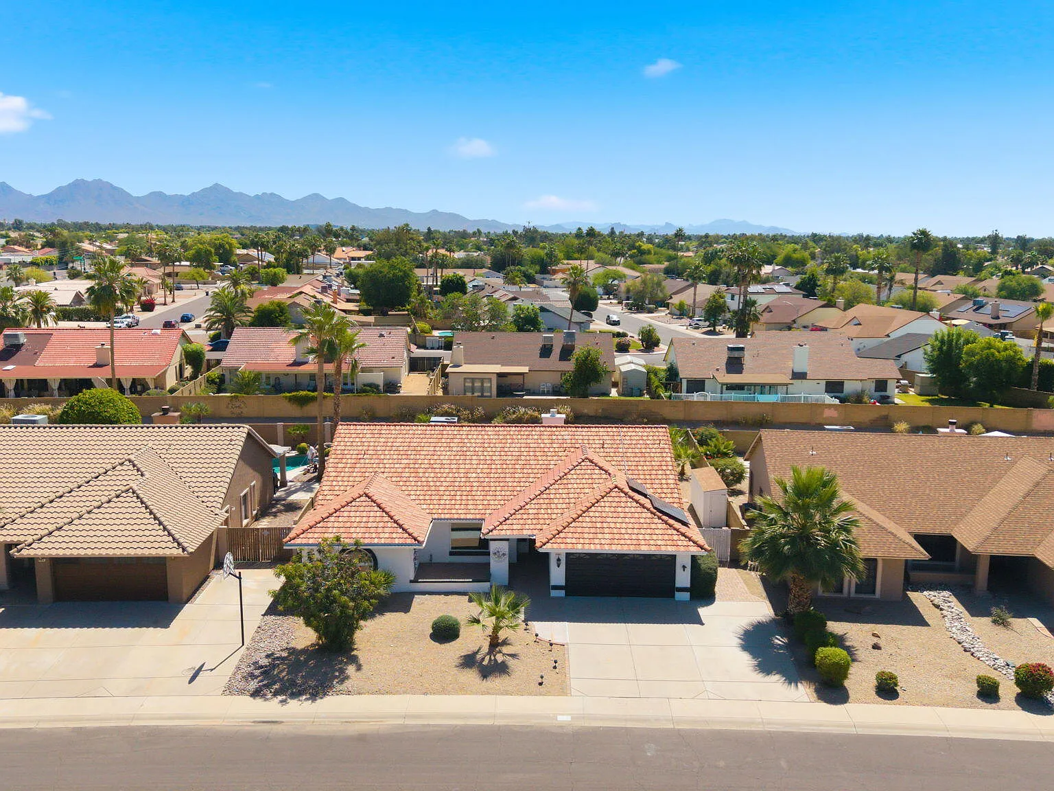 4 bed, 2.0 bath, 2162 sqft, $3,800 — Photo 1
