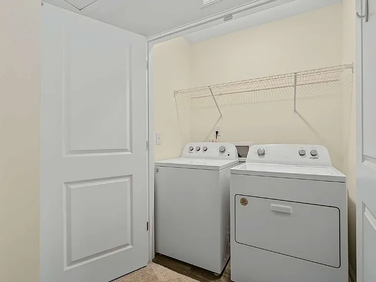 1005 Dakine Dr — Photo 25