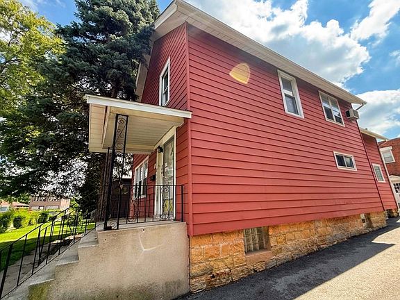 3rd image of 2333 Walnut St