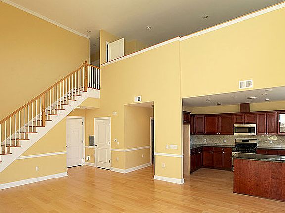 3rd image of 769 Montgomery St APT 215X