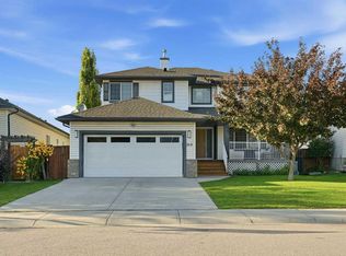 168 S West Creek Cres, Chestermere, AB T1X1H3