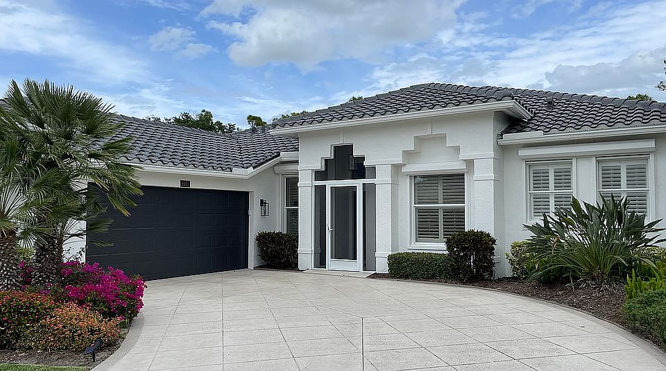 2nd image of 8961 Grey Oaks Ave