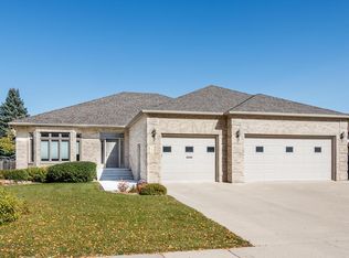 100 Prairiewood Dr S, Fargo, ND 58103