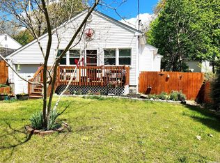 61 Wauwepex Trl, Ridge, NY 11961