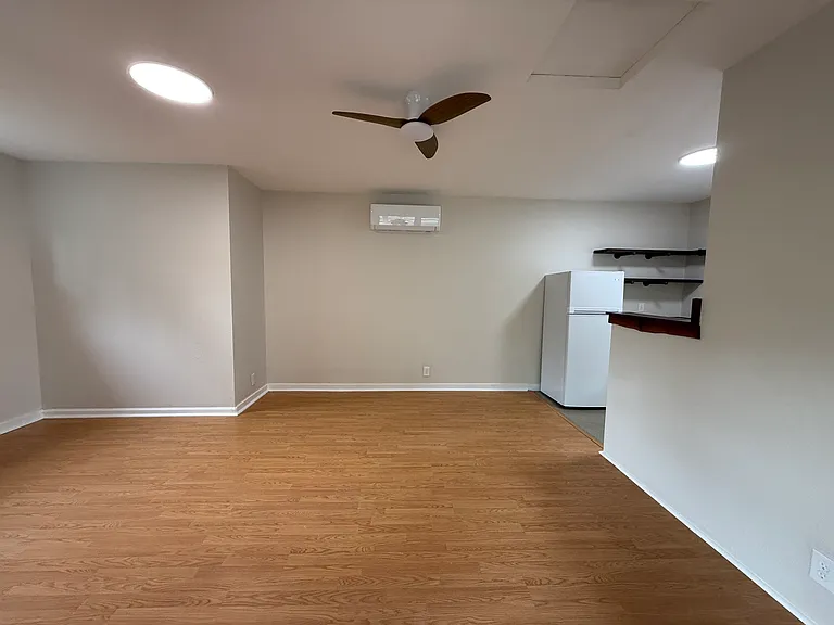 Palm Ave — Photo 2