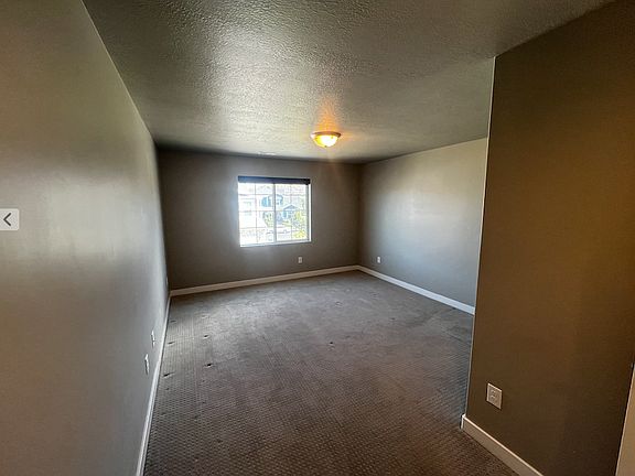 5th image of 923 W 2840 N