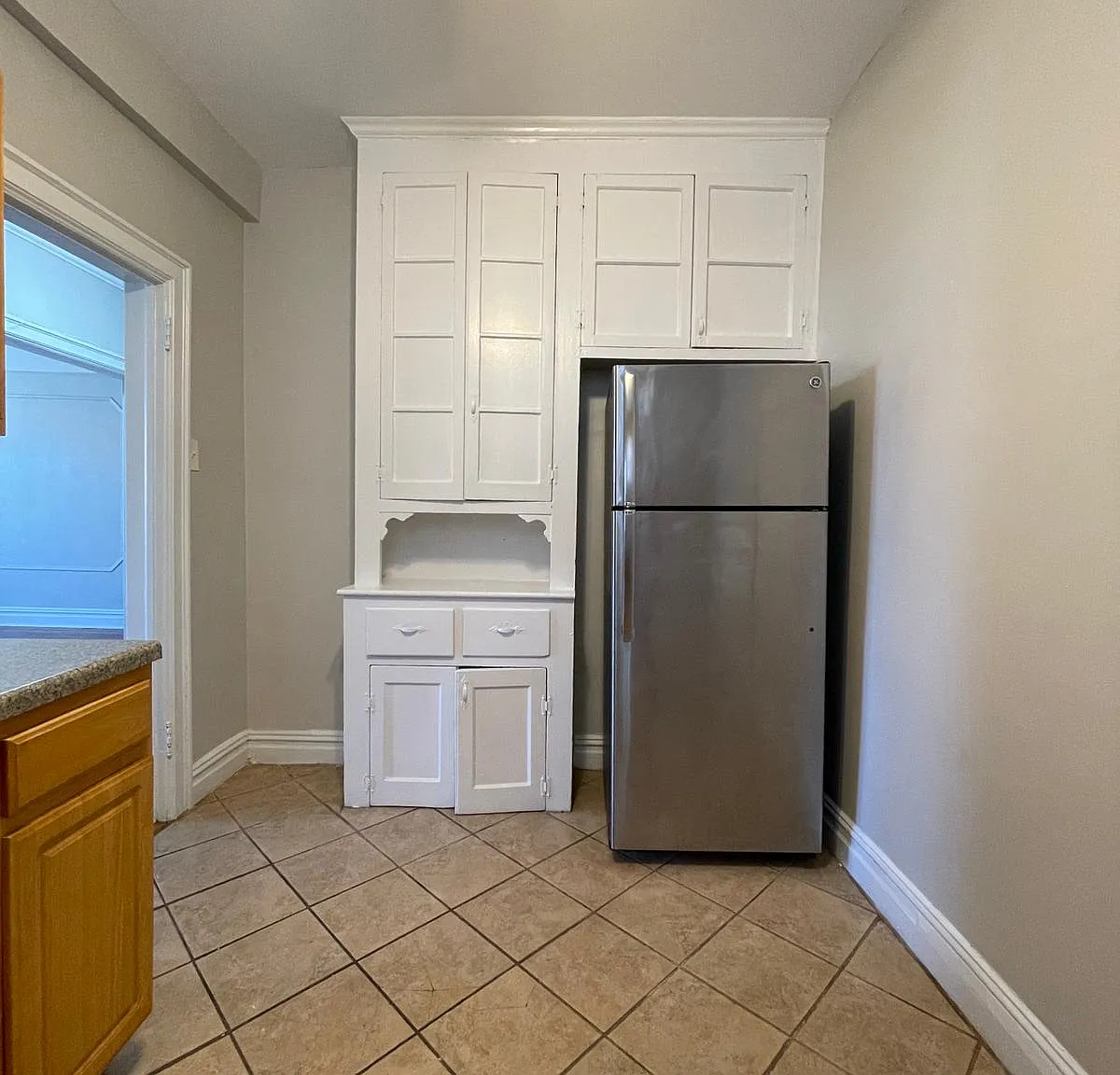 164 Sterling Ave — Photo 2