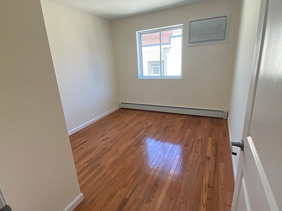 5th image of 844 E 218th St #2