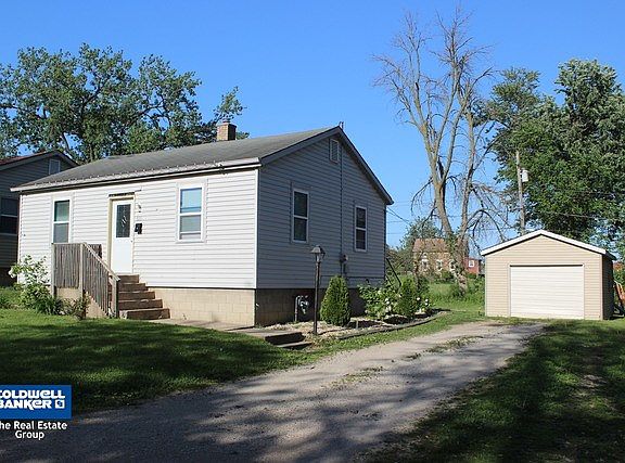 2nd image of 828 E Holm Dr