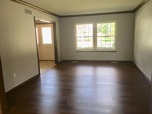 4th image of 521 Rolling Green Cir N