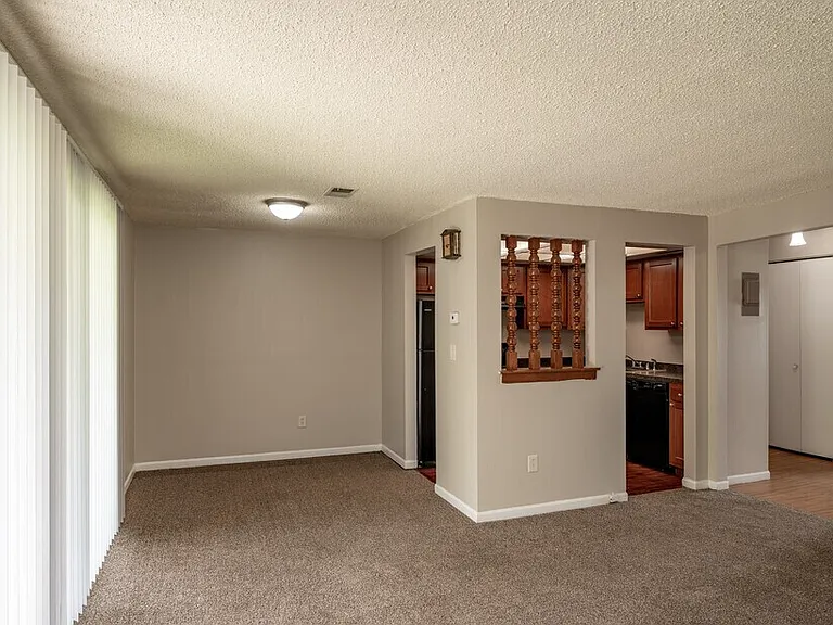 Fountainview East Apartments — Photo 36