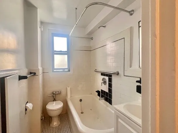319 East 50th Street 5-G image 10 of 10