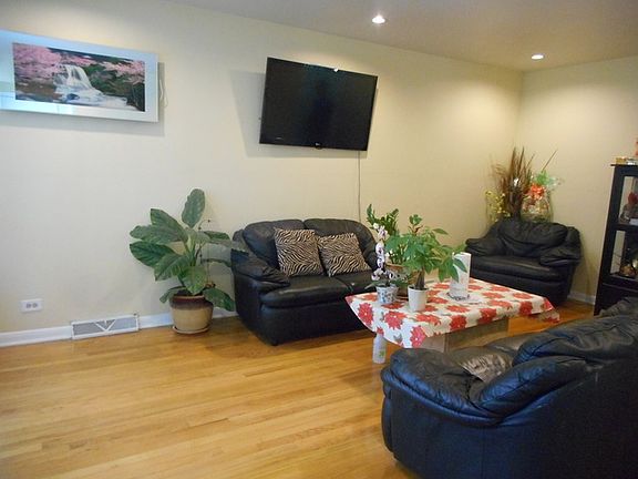 2nd image of 4861 N Oak Park Ave