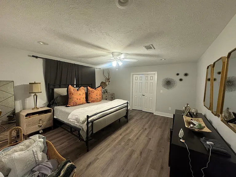 6419 Cindy Ln — Photo 8