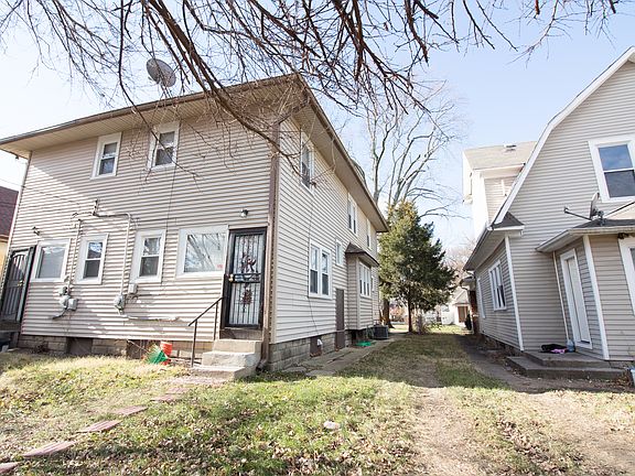 3rd image of 1109 N Parker Ave