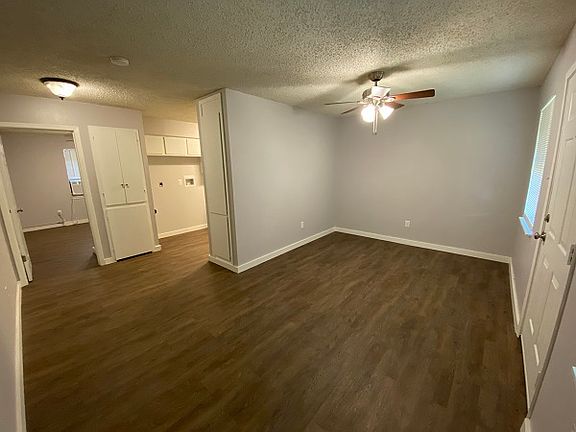 3rd image of 1004 E Bowie St #A