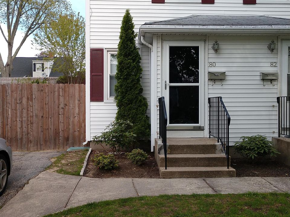 1st image of 80 Loretta St #80