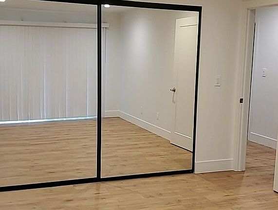 5th image of 545 E Rue Royale St #21