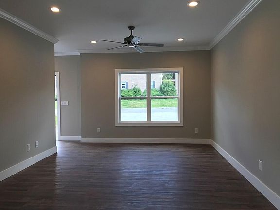 5th image of 3733 Keri Ln NE