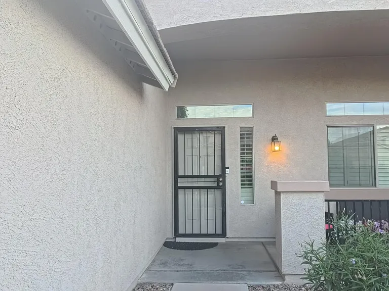 16624 W Saguaro Ln — Photo 3
