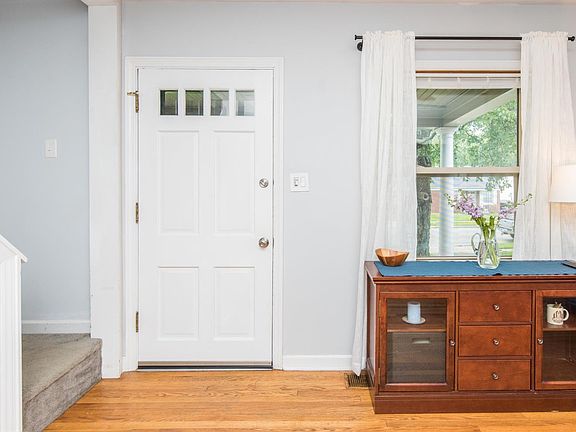 5th image of 814 Marcellus Dr