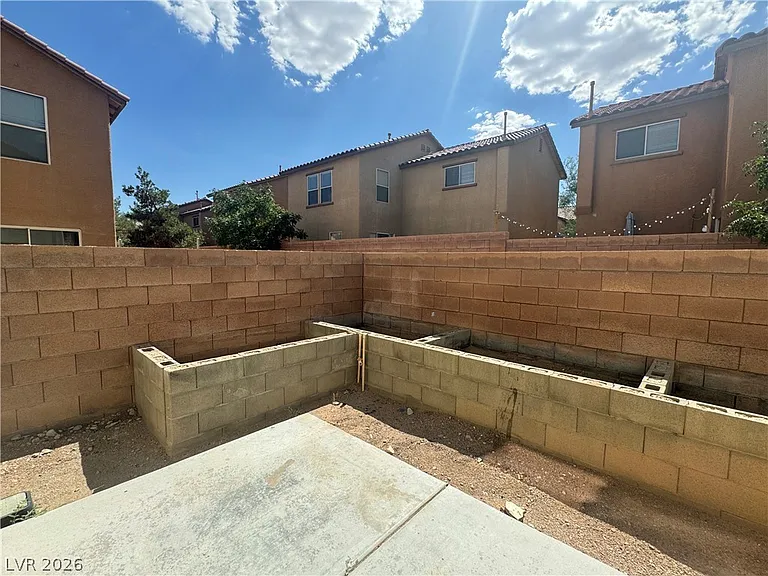 8305 Golden Amber St — Photo 32