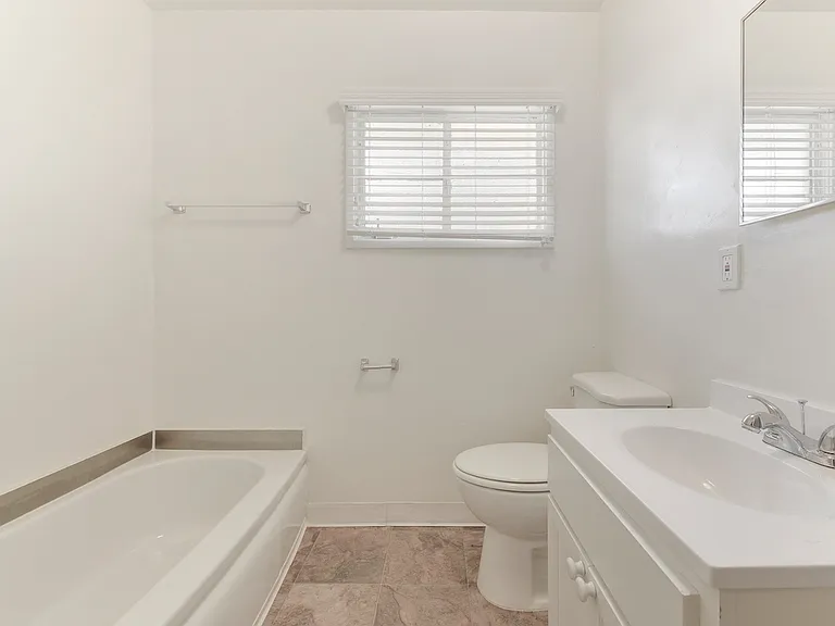 Acclaim at Baldwin Village — Photo 16