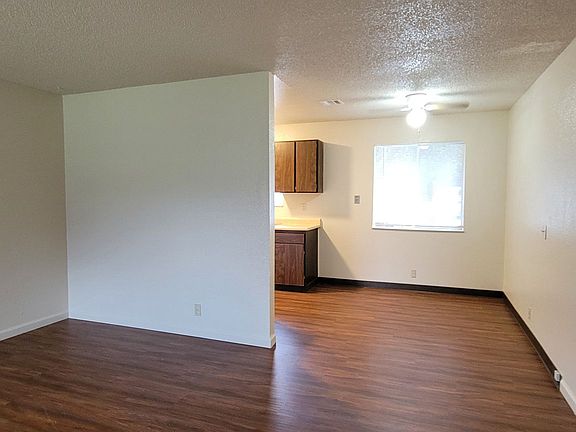 3rd image of 105 Boulder Creek Ct #A