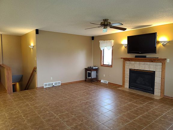2nd image of 220 Greenbush Dr