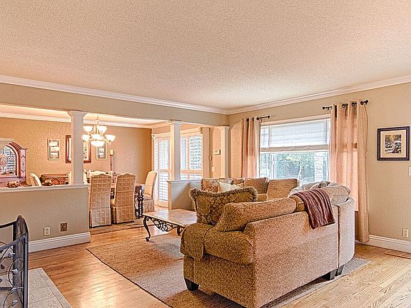 5th image of 1804 Greencreek Dr