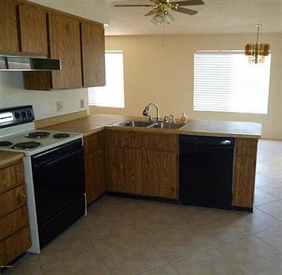4th image of 423 N Valencia Dr