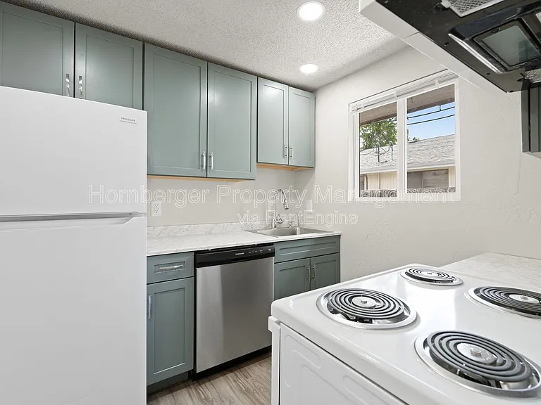 3939 N Mayfair St — Photo 12