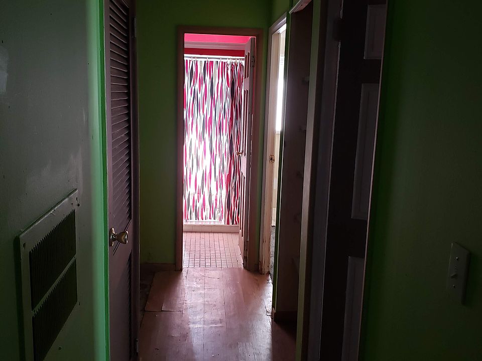 1st image of 4933 Diana Dr