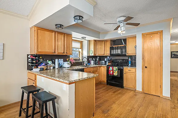 568 Tamarack Dr — Photo 4