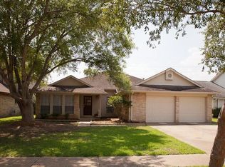 3214 Kempwood Dr, Sugar Land, TX 77479