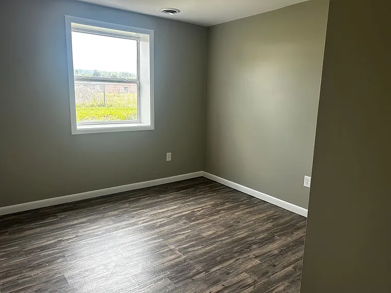 211 Tompkins St — Photo 16