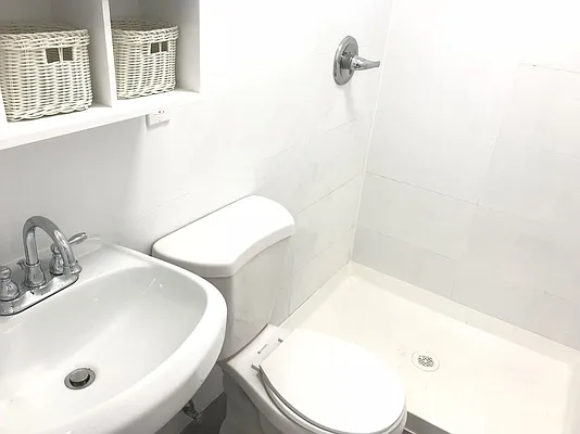 Rented by Tapiro Realty | media 7